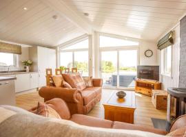 Drumcarrow Luxury Lodges, holiday home in St Andrews