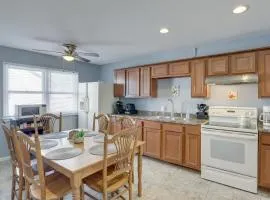 Comfortable Milwaukee Abode about 10 Mi to Downtown!