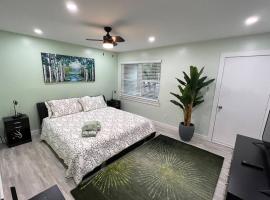 Tranquility in paradise- 2 bedroom villa w/parking, villa in Hilton Head Island