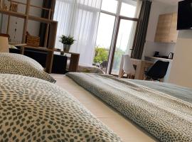 NOAR Enjoy Your Stay, khách sạn sang trọng ở Orešje