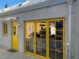 Casa Annie & Nadja - Toppmodernt centralt i Borgholm, cabaña o casa de campo en Borgholm