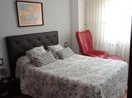 Confortable y luminoso apartamento, feriebolig i Valladolid