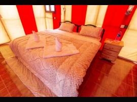 Nomadic luxury camp, hotel din Lac Yasmins