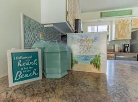 Remodeled Family Space!, golf hotel in Panama City Beach
