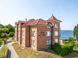 Ferienwohnung mit traumhaftem Meerblick - Haus am Meer FeWo 01, hotel in Lohme