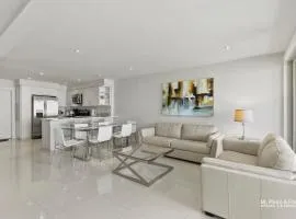 Ocean Breeze Retreat 2bed 2bath, Heated Pool!