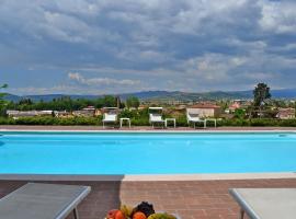 Villa Faccioli Deodara With Shared Pool, hotel s parkovaním v destinácii Colognola ai Colli