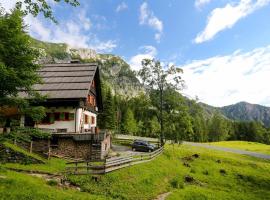 Tonkina koča, hotel near Russian Chapel on the Vršič pass, Kranjska Gora