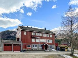 Pet Friendly Apartment In Tresfjord With Wifi, ubytování v soukromí v destinaci Tresfjord