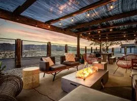 Stargazing, Hot Tub, Fire Pit & Pickleball Fun