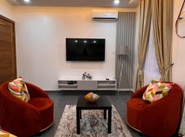 The kingsland Apartments, hotel with parking in Igboefon