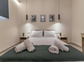 Aurora apartments Room 1, cheap hotel in Marmari