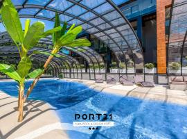 Hotel Port 21 Pura Pool & Design - Adults Only, hotel with hot tubs in Krynica Morska