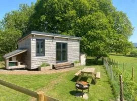 1 Bed Hut - Sleeps 4 - Pets - Parking