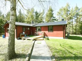 Private and cozy holiday home near Slite, Gotland, rumah percutian di Lärbro