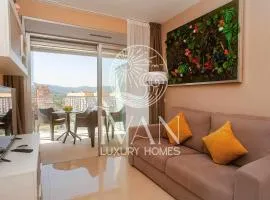 Casa TaniaIván Luxury Homes 5ª Suroeste 1ª Linea