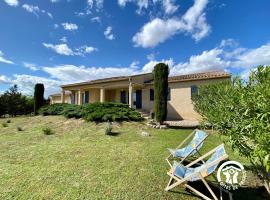 Les Iris, hotel with parking in Castelnau-dʼAude