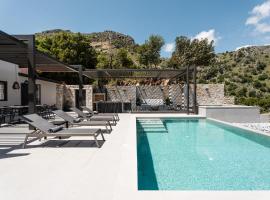 Eumelia Iconic Villa, with Heated Pool & Whirlpool, By ThinkVilla, hotel en Asigonía