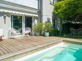Villa con piscina privada en el centro de Pamplona, hotel v destinaci Pamplona