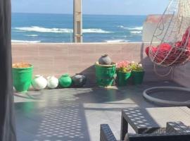 Beachfront Villa Darbouazza، فندق في دار بوعزة