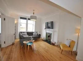 Creel Cottage- stylish cottage near the sea