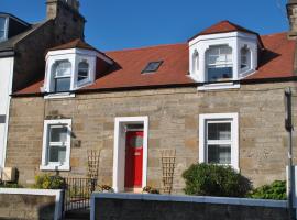 Craws Nest Cottage- stylish traditional home, hotel in Pittenweem