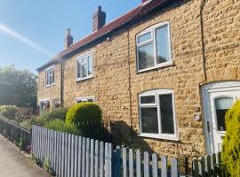 Cosy cottage four miles from Lincoln city centre, cheap hotel in Lincoln