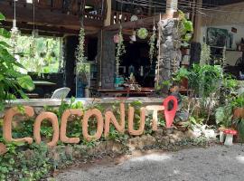 Coconut Garden Bungalow, hotel sa Ban Krut