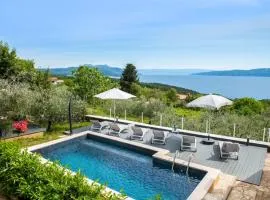 Holiday house LENU with Pool and amazing sea view
