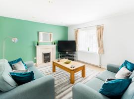 Pass the Keys Self Contained 2 Bed with Parking Leamington Spa, vacation home in Leamington Spa