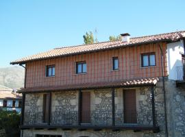 Casa Rural Puerta del Sol de 3 habitaciones, landsted i Candelario