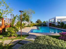 Modern 4-BR Villa with Pool in Punta Cana Residential Area, hotel in Punta Cana
