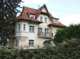 Hotel Lužná, rumah tamu di Luhačovice