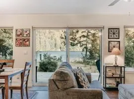 47MF - WiFi - Fireplace - Sleeps 6