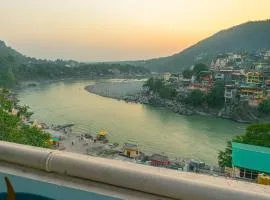 Madpackers Rishikesh Ganga View