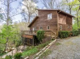 New Listing! Azure Springs - 3 Bed Cabin, Hot Tub