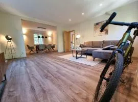 Klimaanlage, 5 Sterne Bahnhoftraum, Appartement "Waldliebe" 133qm, große Terrasse 70qm, QR Code scannen für virtuellen Rundgang, Premium Ausstattung