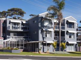 Mollymook Cove Apartments, апарт-отель в городе Моллимук