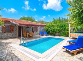 tek katlı havuzu korunaklı villa, Hotel in Kınalı