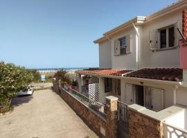 Summer Room- Fronte Spiaggia, hotel u gradu 'La Caletta'