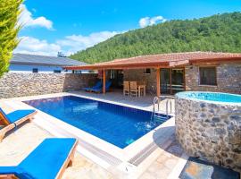 2+1 İç ve dış jakuzili villa, hotel i Kınalı