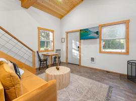 Little Tooth Retreat - Little Cabin, casa vacacional en Sandpoint