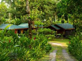 Eden Organic Farm & Bungalows, farm stay in Fortuna