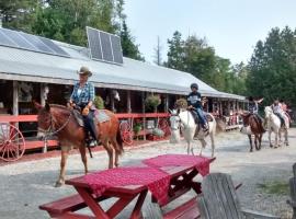 K!cking Mule Guest Ranch, Hotel in Tehkummah