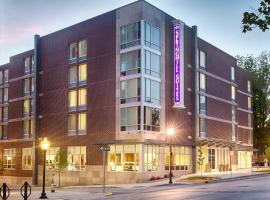 SpringHill Suites by Marriott Bloomington, hotel near Bloomington Memorial Stadium, Bloomington