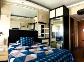 Margonda Residence By Ensroom id, hotel em Kemirimuka Dua