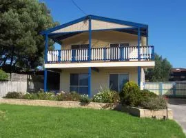 Sunny Stays on Yarramundi