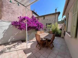 Maison dans les rues piétonnes du vieux Hyères