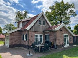 Buitenhuis de Nagtegaal, hotell i Hoge-Hexel