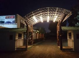 Presidency Highland Resort koyananagar, hotel v destinaci Koynanagar